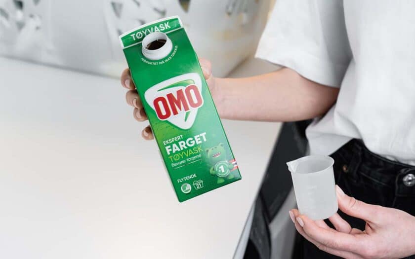 OMO Color foran vaskemaskin. Hvor mange grader vaske klær?