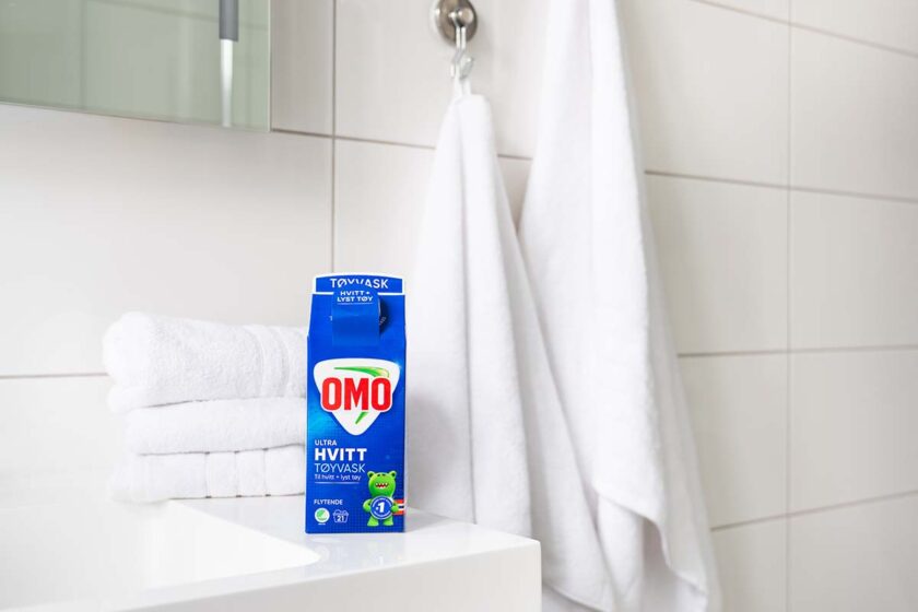 Hold hvite klær hvite med OMO.