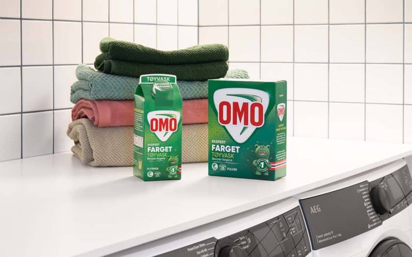 OMO Color foran brettede håndklær. Hjelp med misfargede klær.