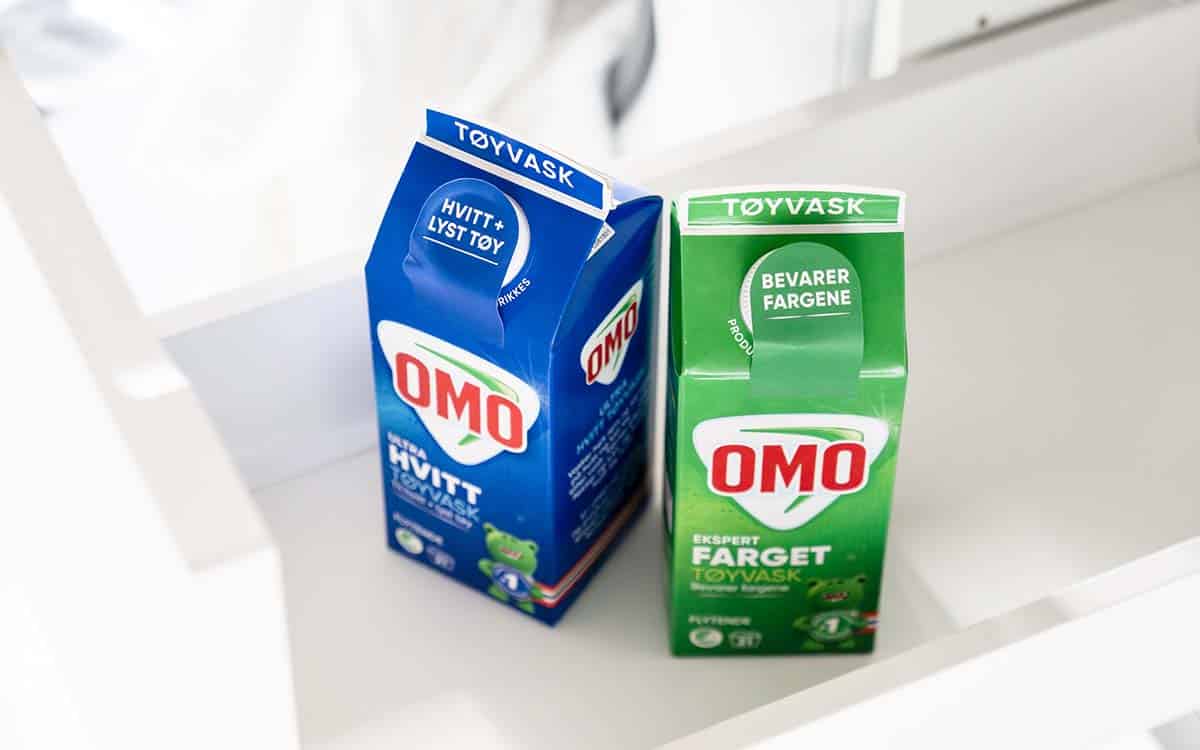 OMO vaskemiddel i skuff på vaskerom.