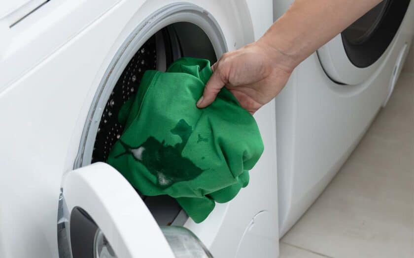 Fjerne fettflekker fra klær.