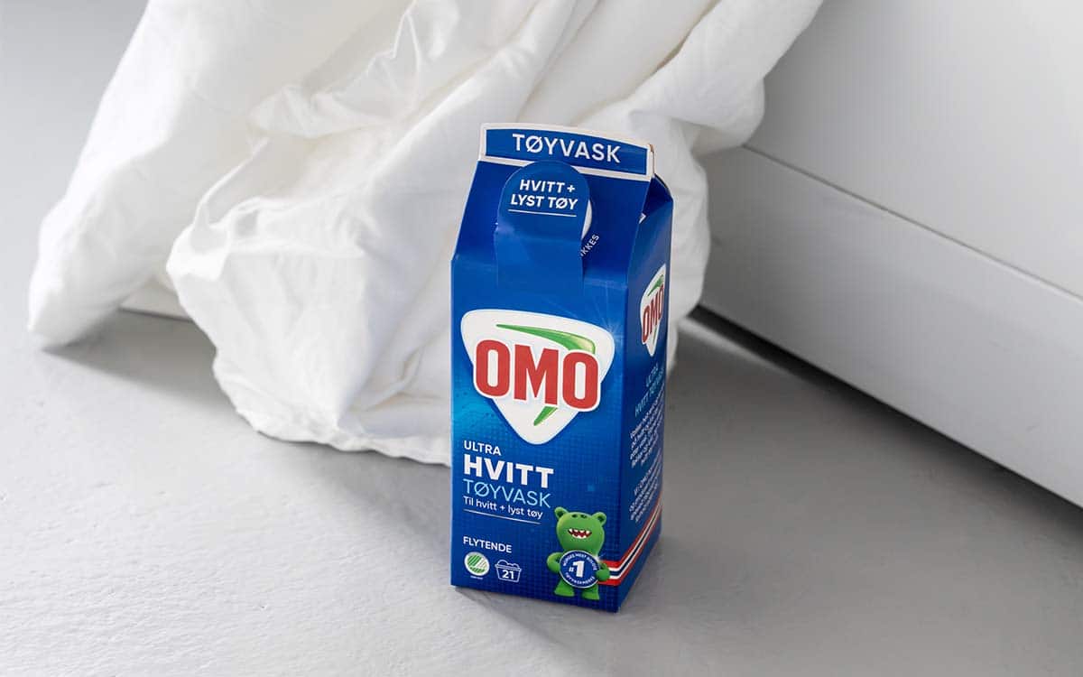 Vaske lin med OMO vaskemiddel.